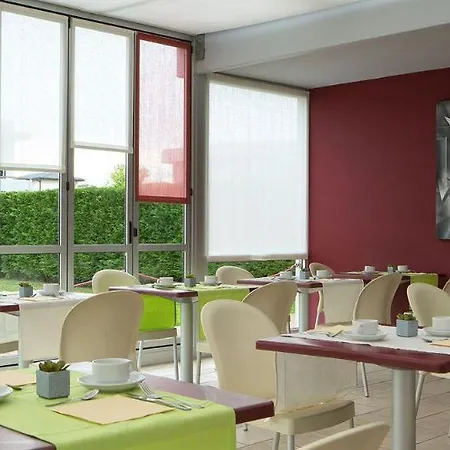 فندق Torino 3*
