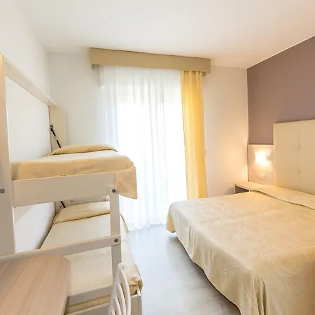 מלון Torino 3*